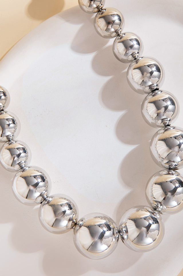 Exaggerated Pendent Chocker Necklace