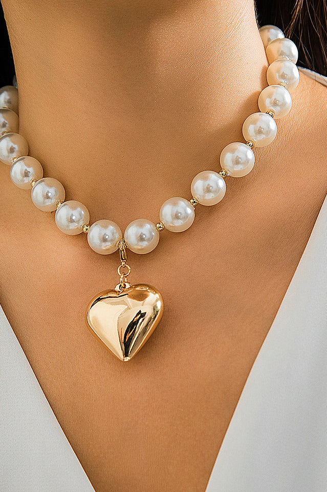 Exaggerated Pendent Chocker Necklace