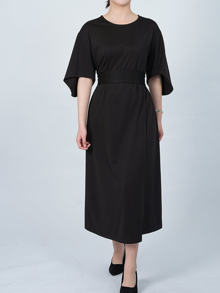 Elegant dress with balloon sleeves