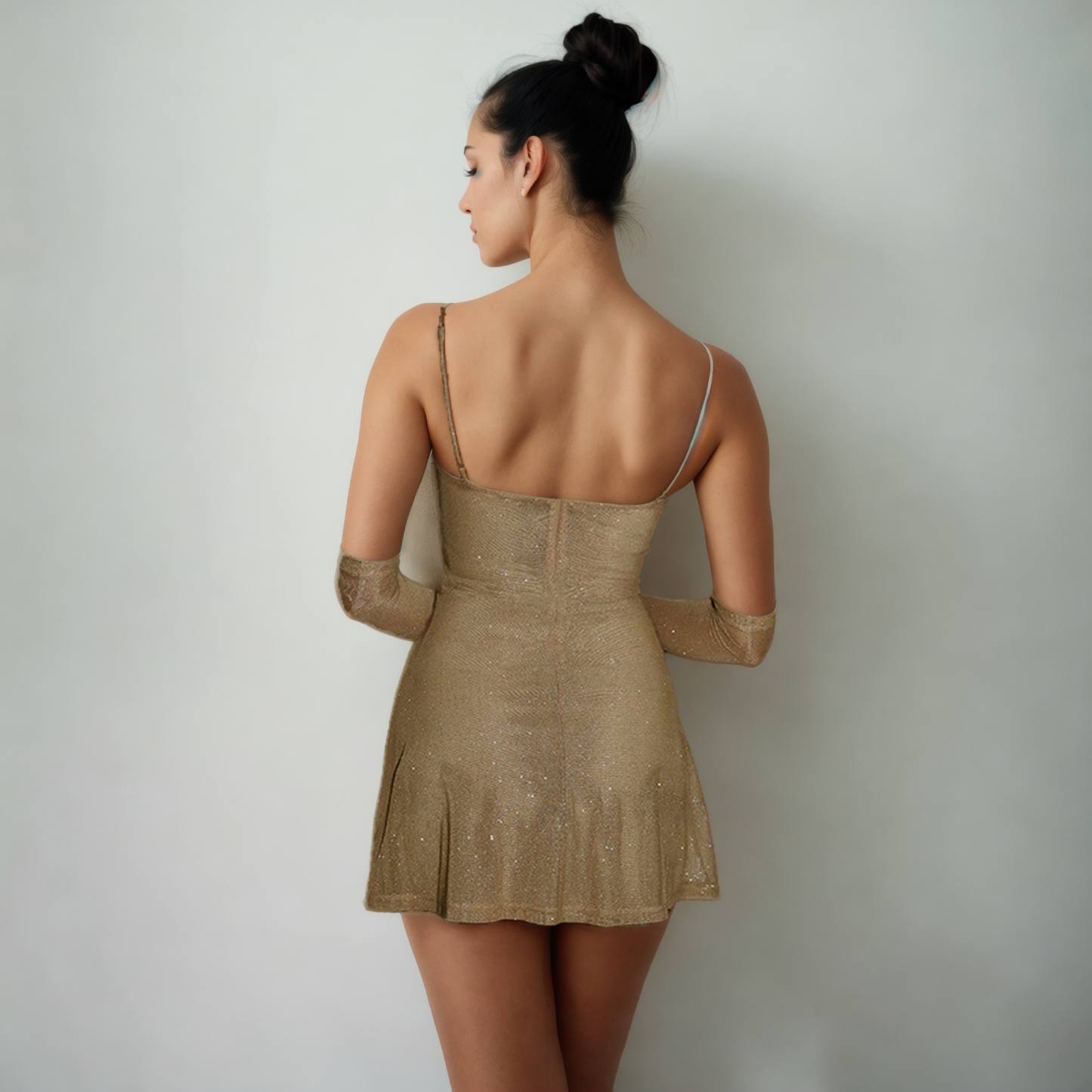 Seductive Shimmer: Halter Slim Fit Split Dress Silhouette