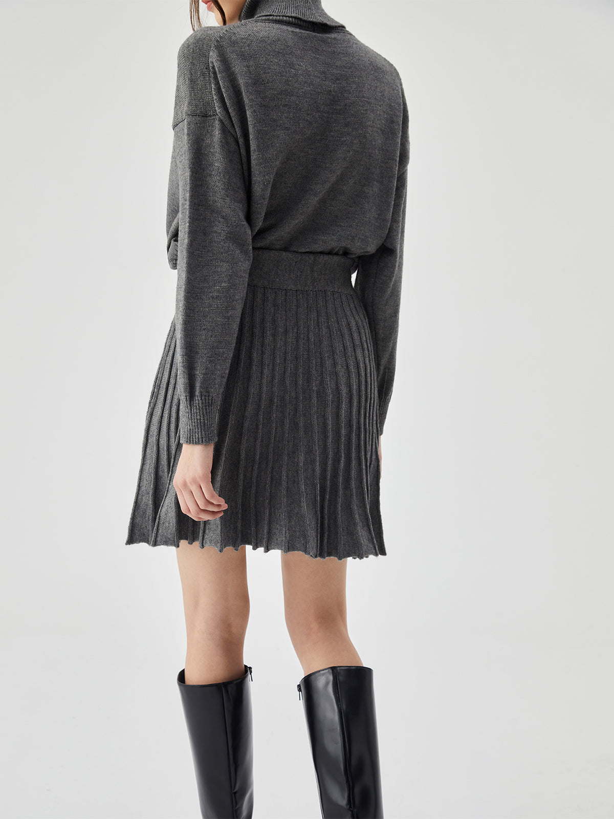 Middle Waist Pleated Mini Skirt