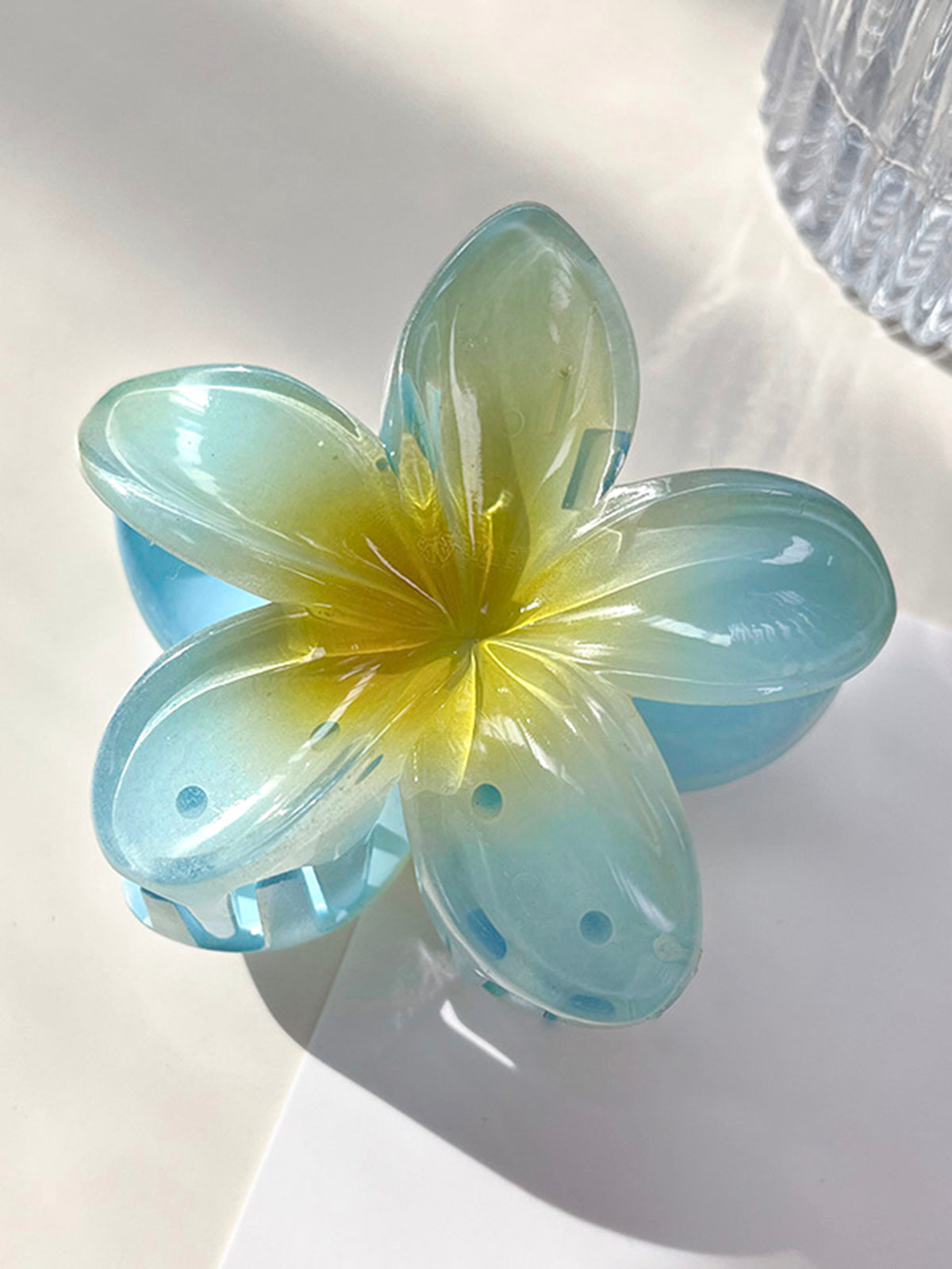Trendy Colorful Resin Flower Hair Clip