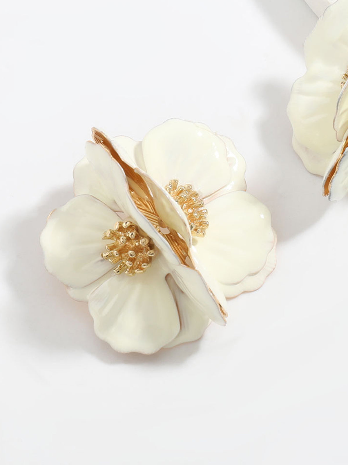 Stylish Golden Stamen Flower Earrings