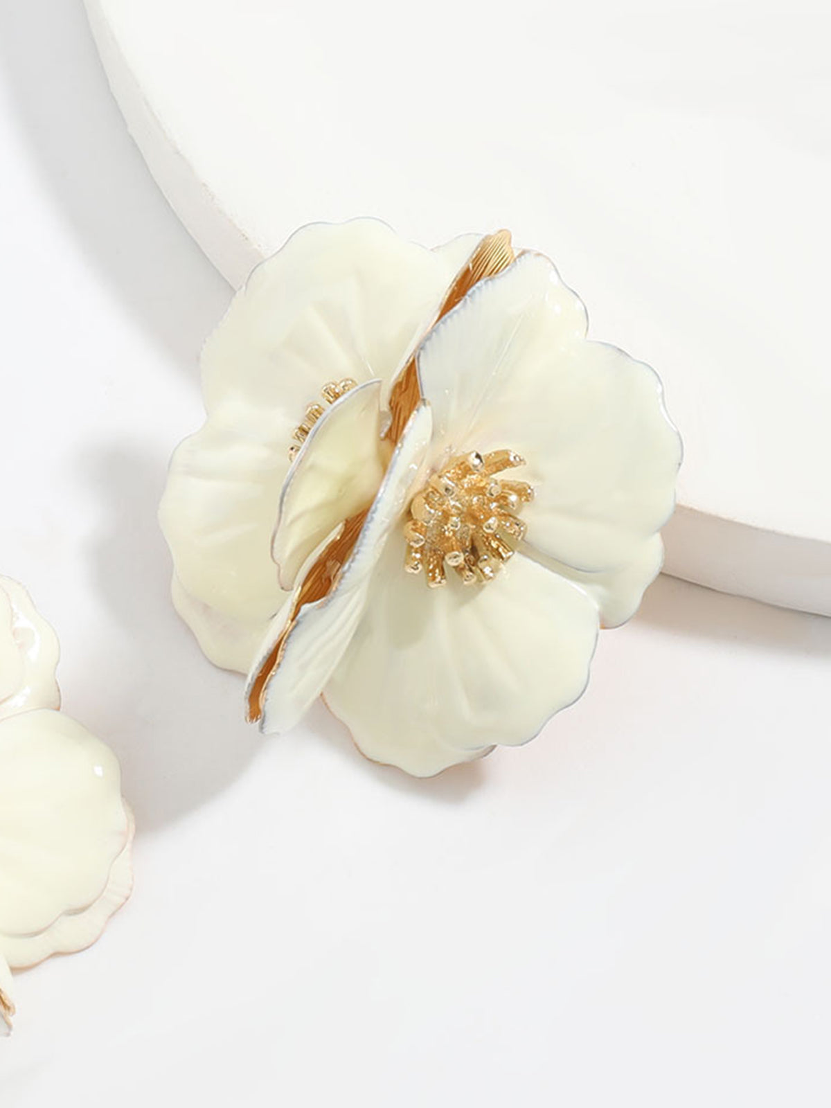 Stylish Golden Stamen Flower Earrings