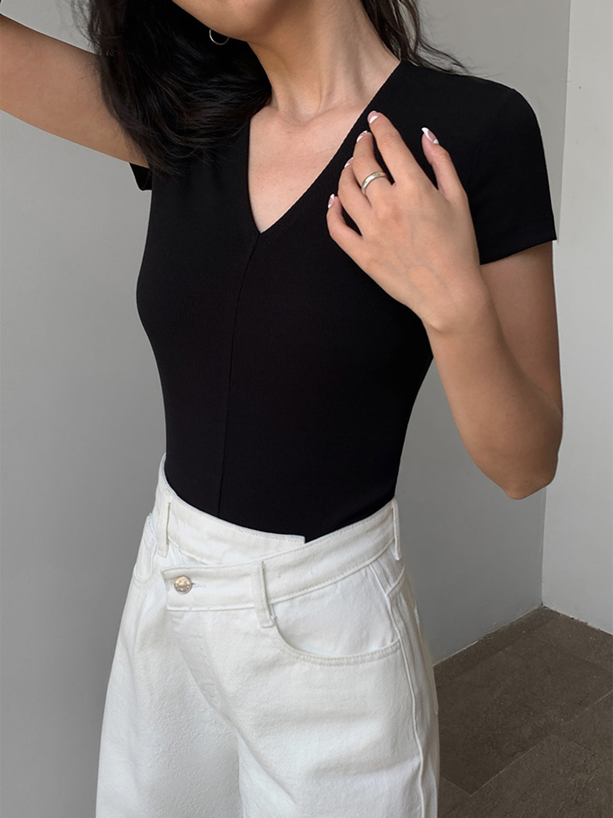 Solid V Neck Snug Short Sleeve Top