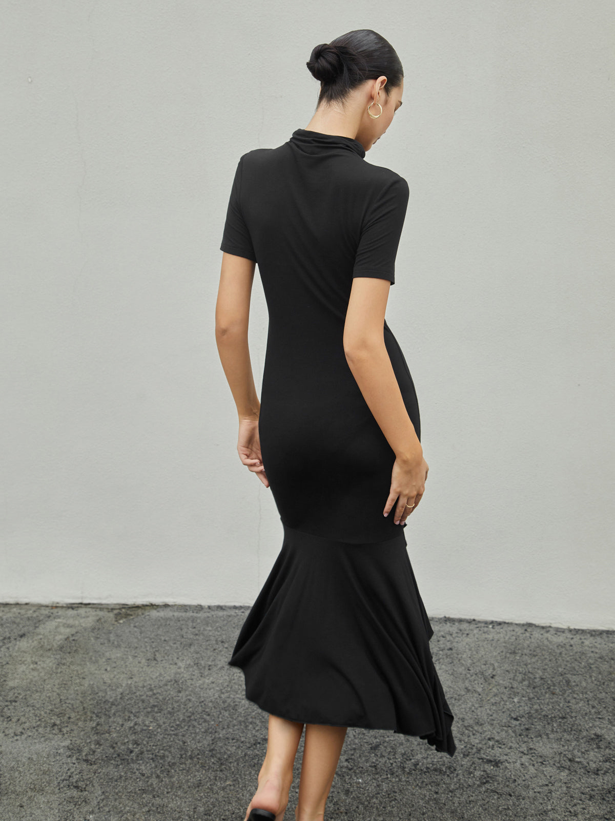 Turtle Neck Short Sleeve Midi Dress