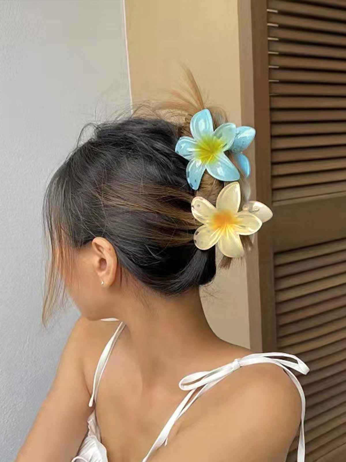 Trendy Colorful Resin Flower Hair Clip