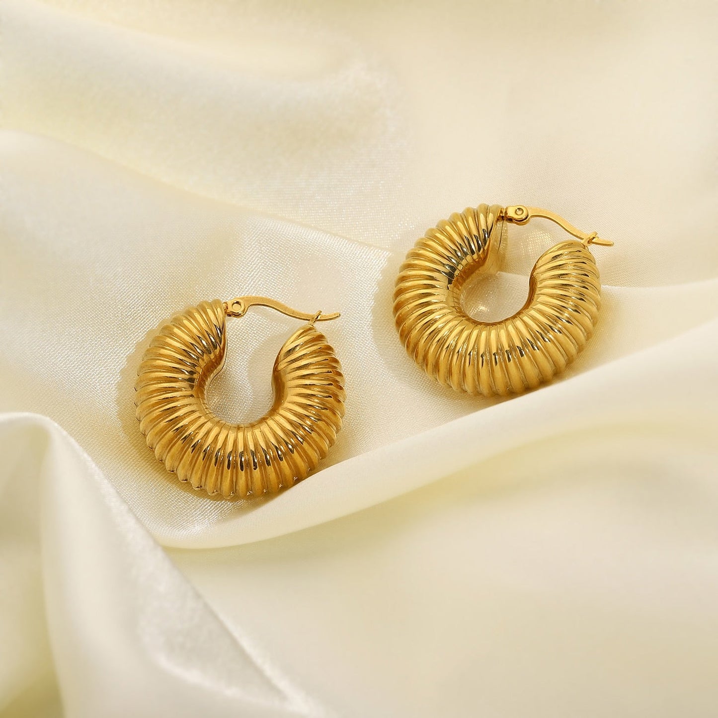 HARLOW EARRINGS