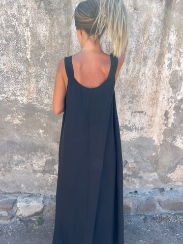 Solid color dress with floral pattern