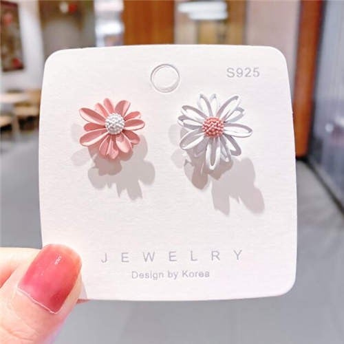 Pink & White Daisy Daydream Studs
