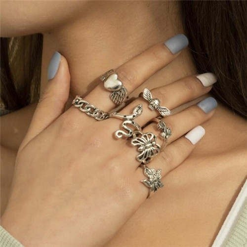 Serpentine Street: Fashion Geometric Rings Set