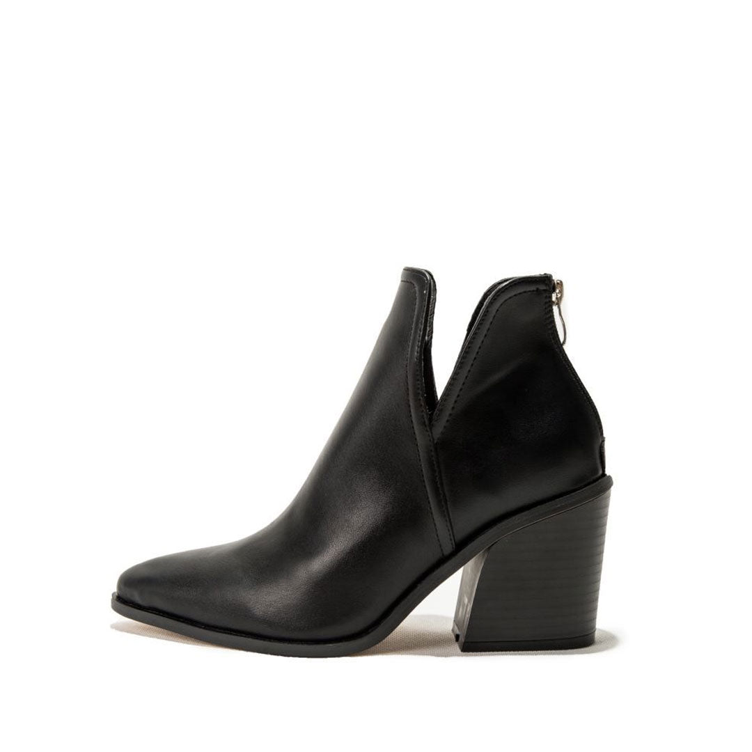 Pointed Toe Notch Chunky Heel Ankle Boots - Black