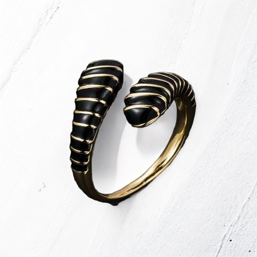 Cobra Noir: Creative Open-end Costume Ring