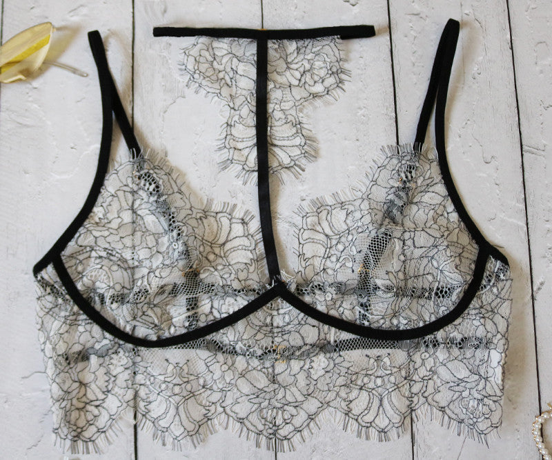 StylinArts Alluring Three-Point Lace Lingerie Set