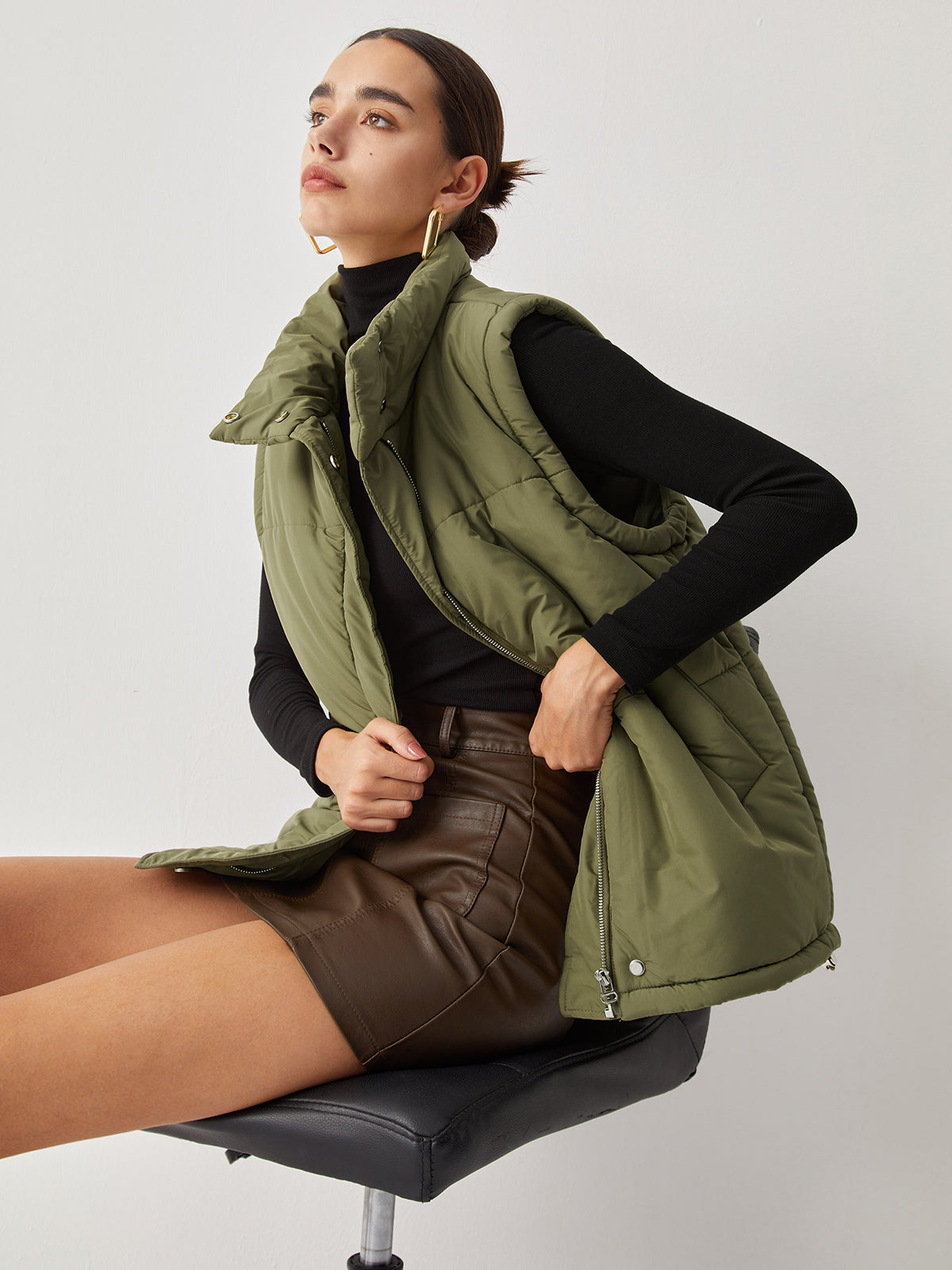 Double Pockets Stand Collar Quilted Puffer Vest