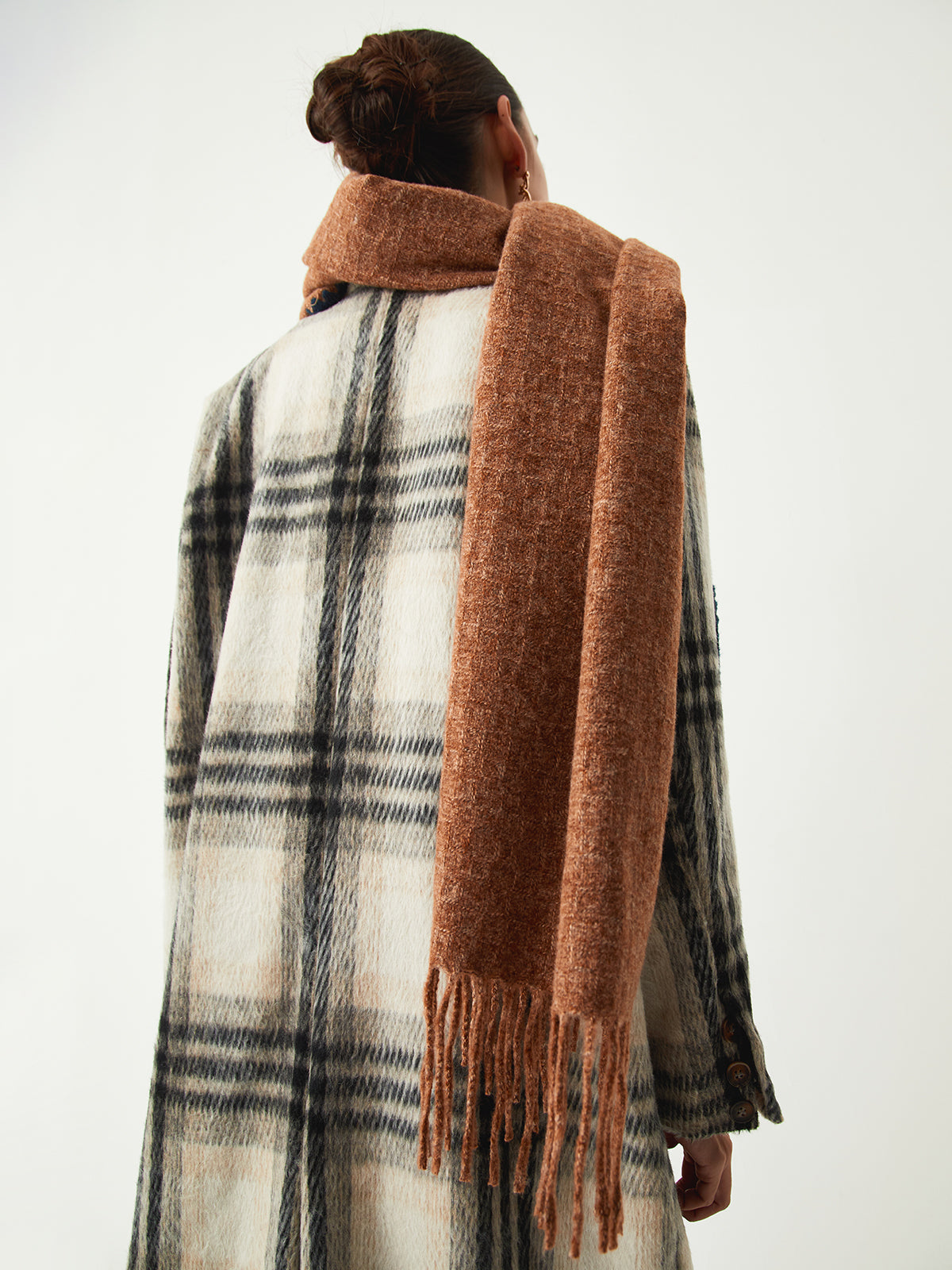 Contrast Trim Fringed Scarf