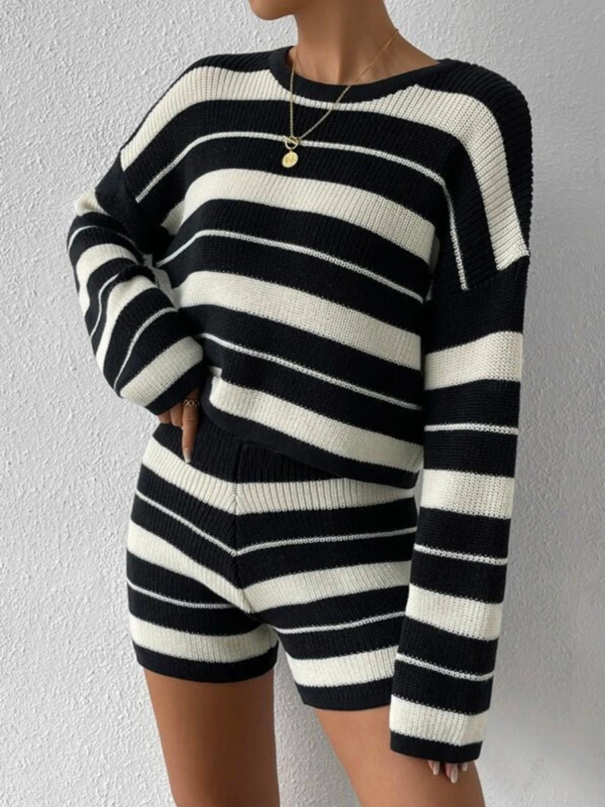 Two Tone Striped Knit Two Pieces Shorts Set