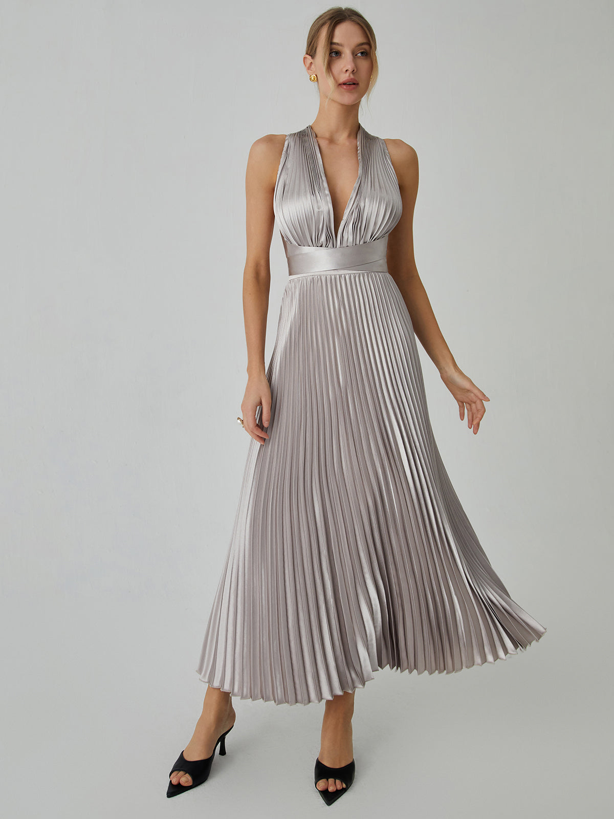 Knotted Halter Pleated Long Dress