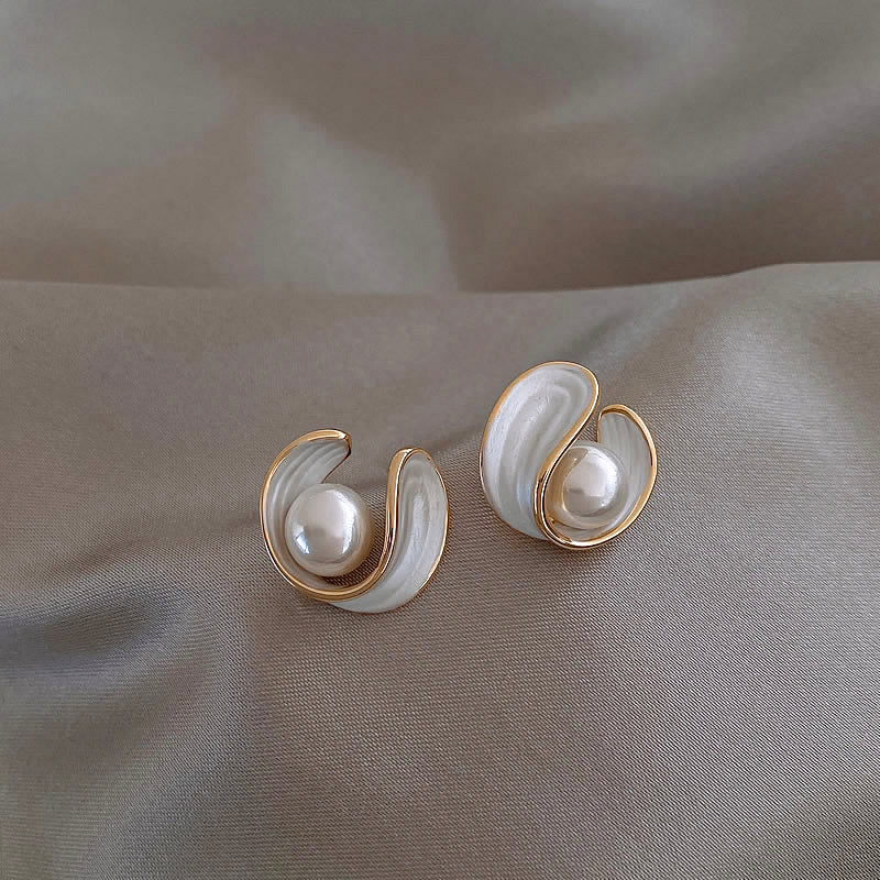 ADRIENNE PEARL EARRINGS