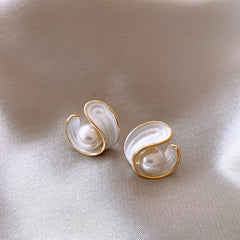 ADRIENNE PEARL EARRINGS