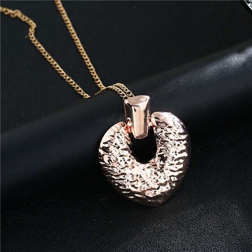 Textured Rose: Coarse Heart Alloy Necklace