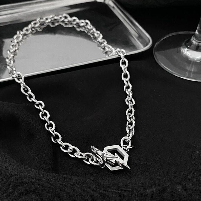 Lumière Éclatante Lightning Hexagon Steel Necklace