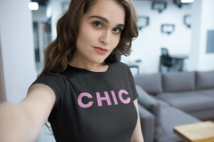 CHIC Women's  T-shirt