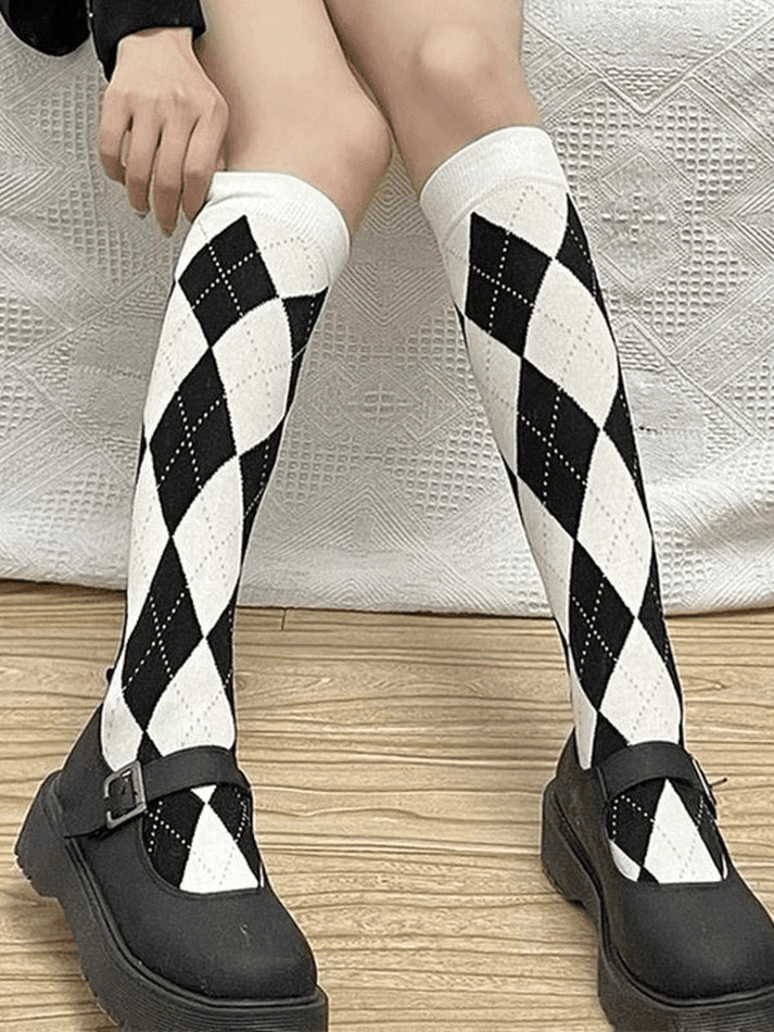 Argyle Pattern Knee High Socks